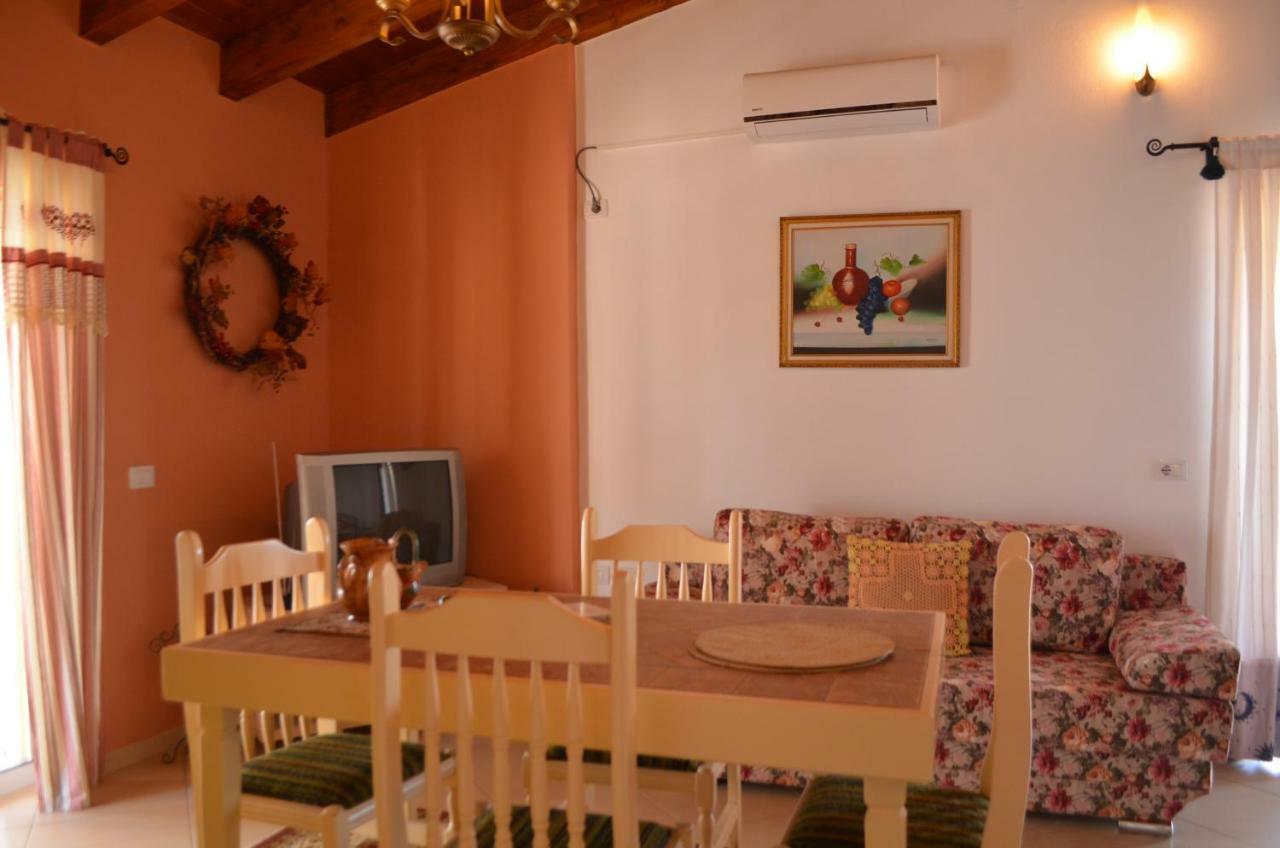 Jelena'S Luxury Apartments Sarandë Eksteriør billede